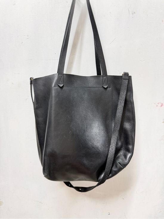 Madewell Handbags - Madewell Black Leather Everyday Tote with Crossbody Strap